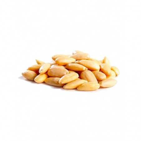 Almendra repelada cruda